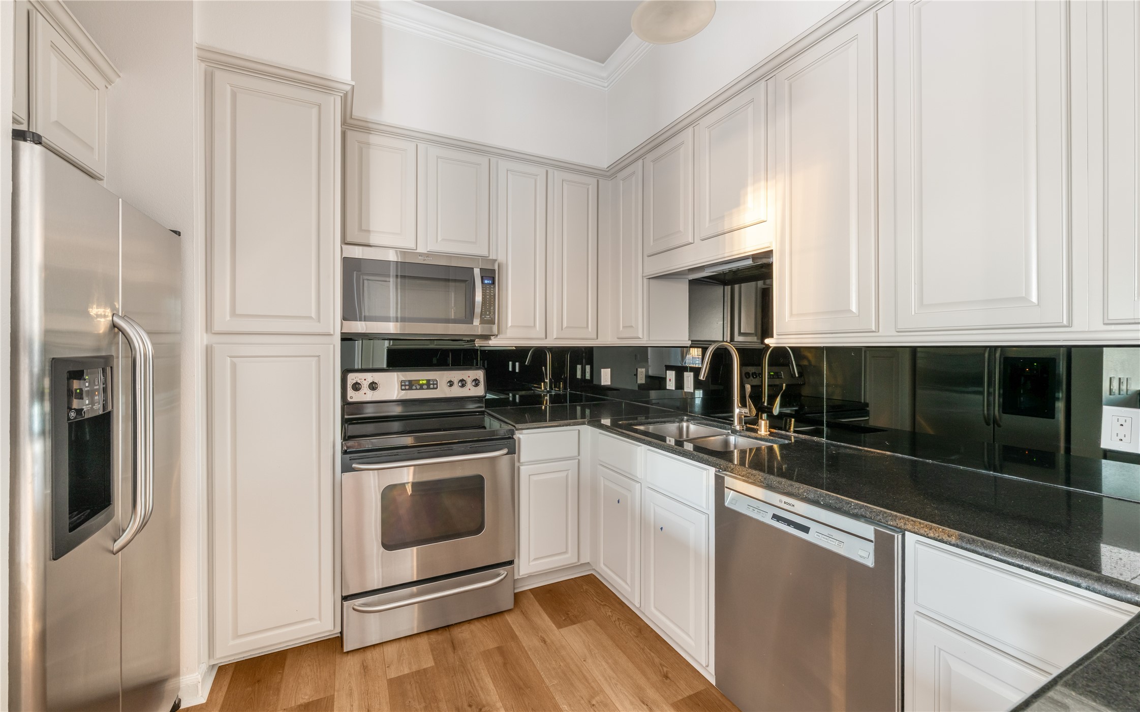3225 Turtle Creek Boulevard 1247