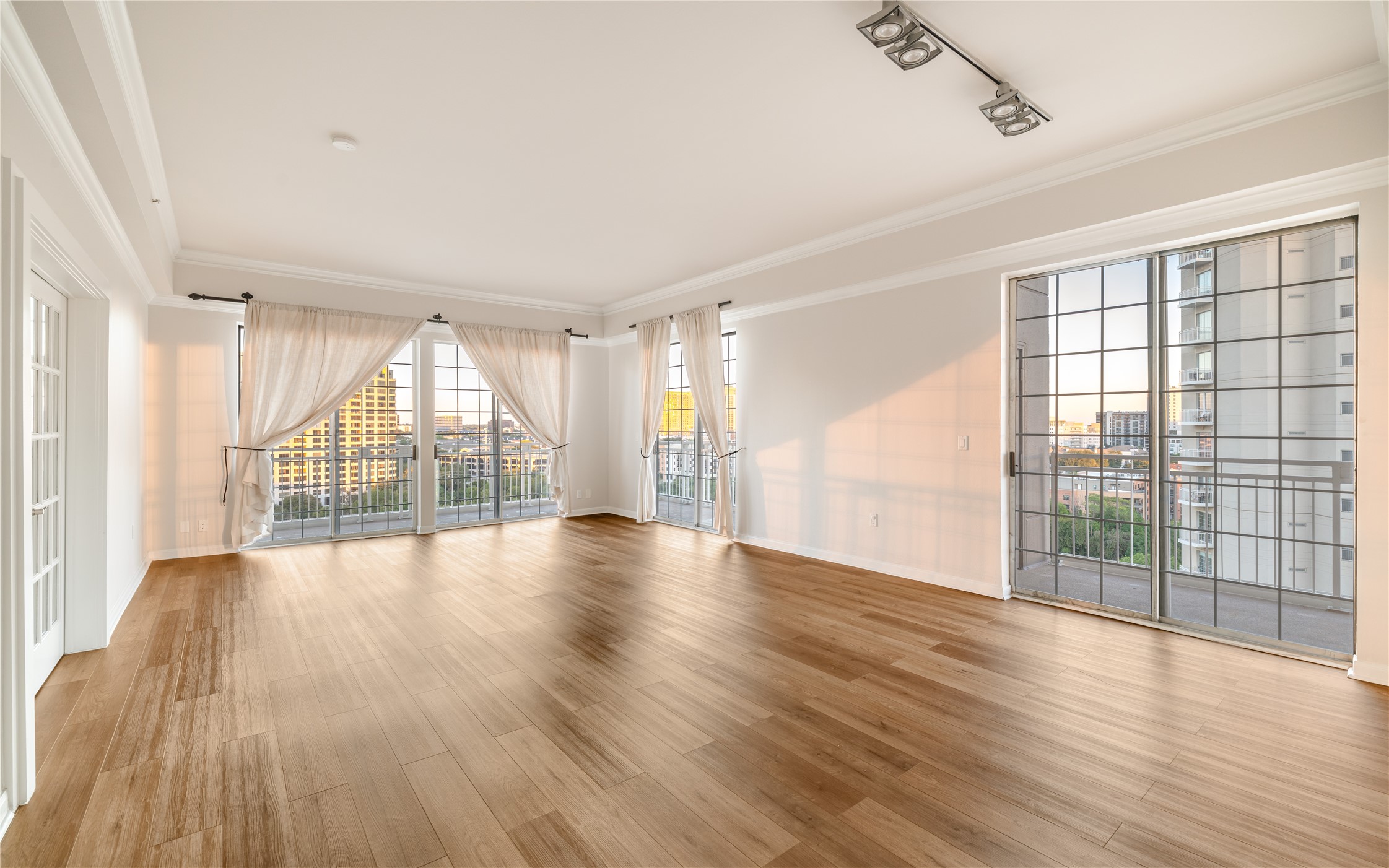 3225 Turtle Creek Boulevard 1247