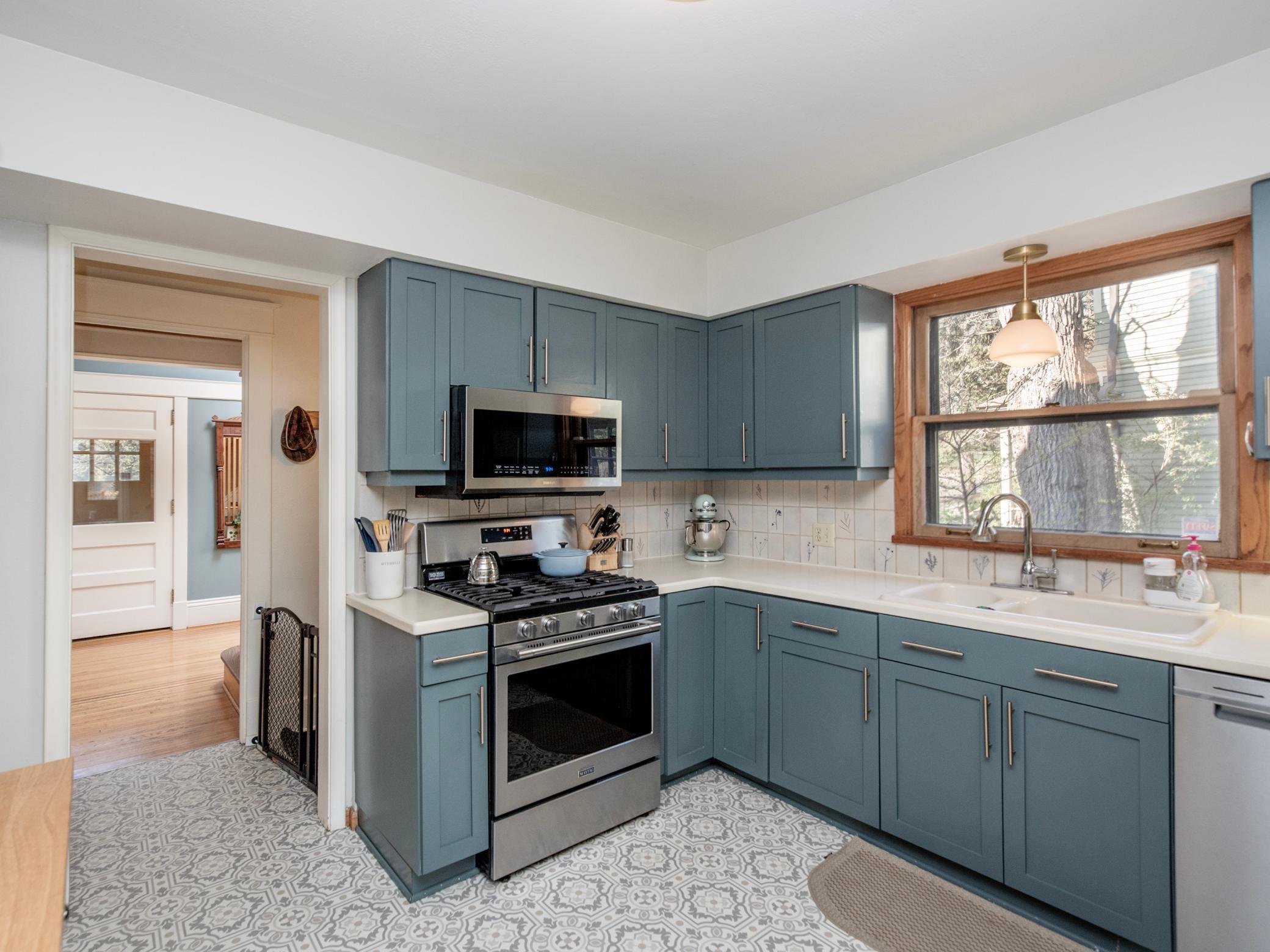 85 Clarence Avenue SE