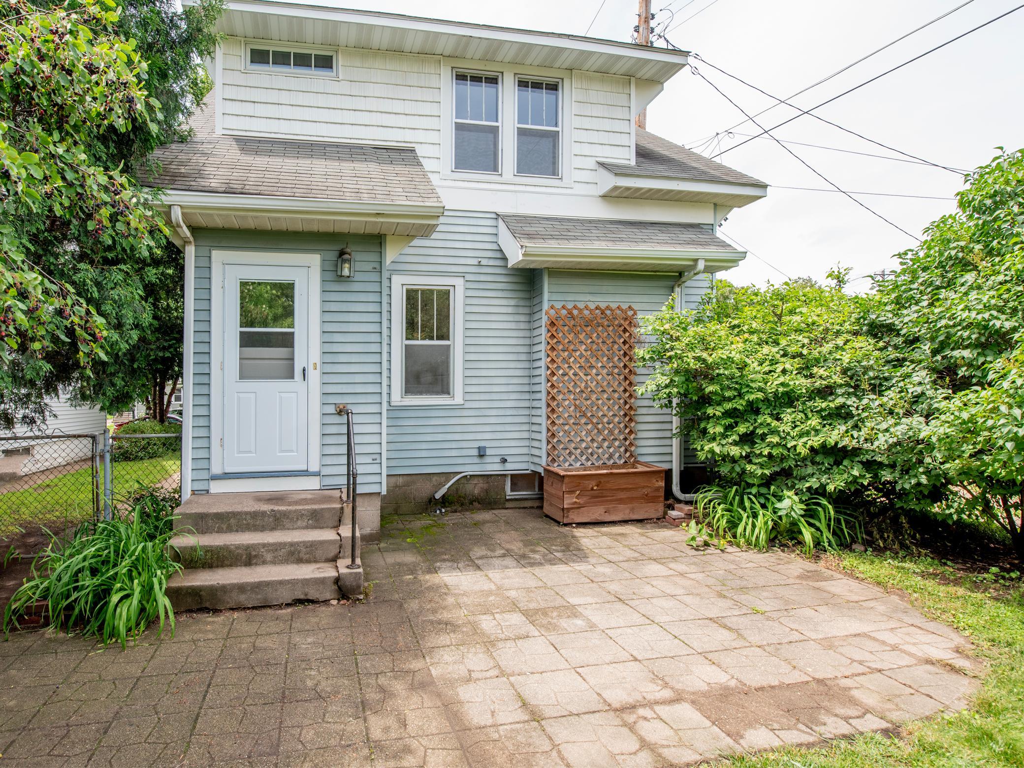 862 Holton Street