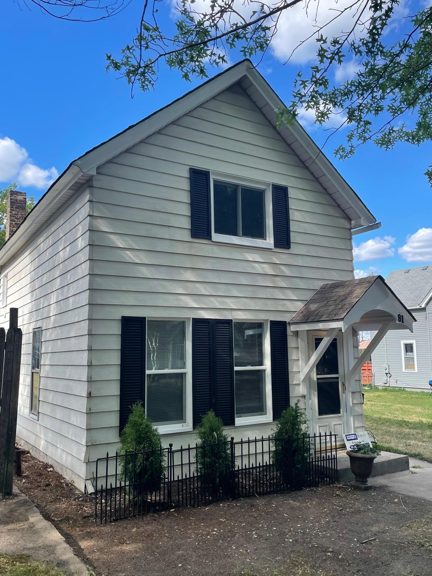 81 Rose Avenue E