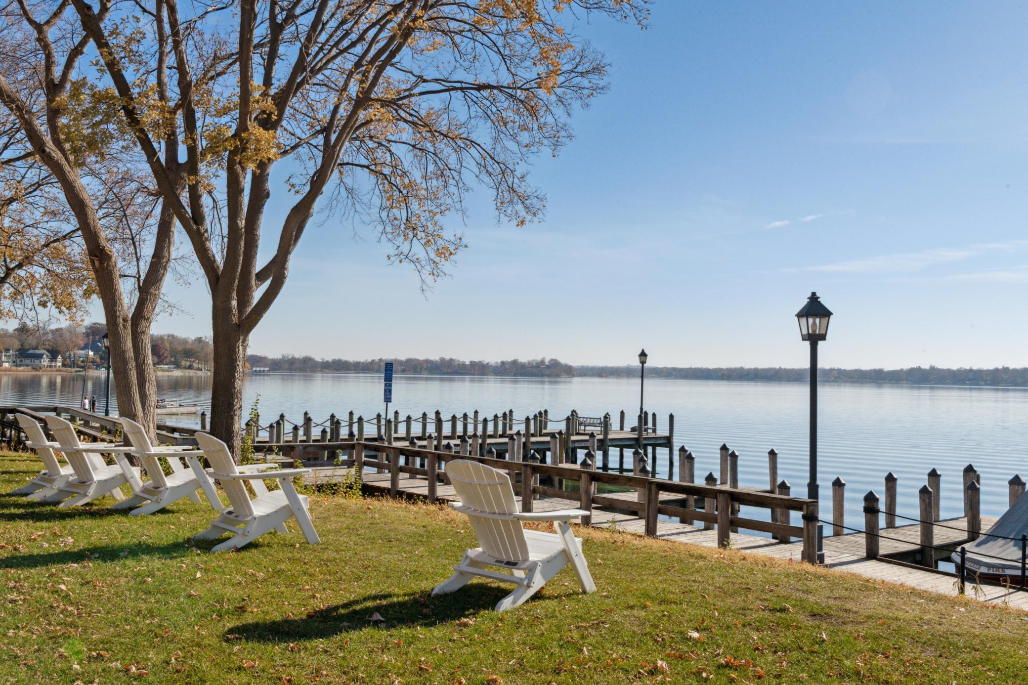 205 Barry Avenue S Unit: 210