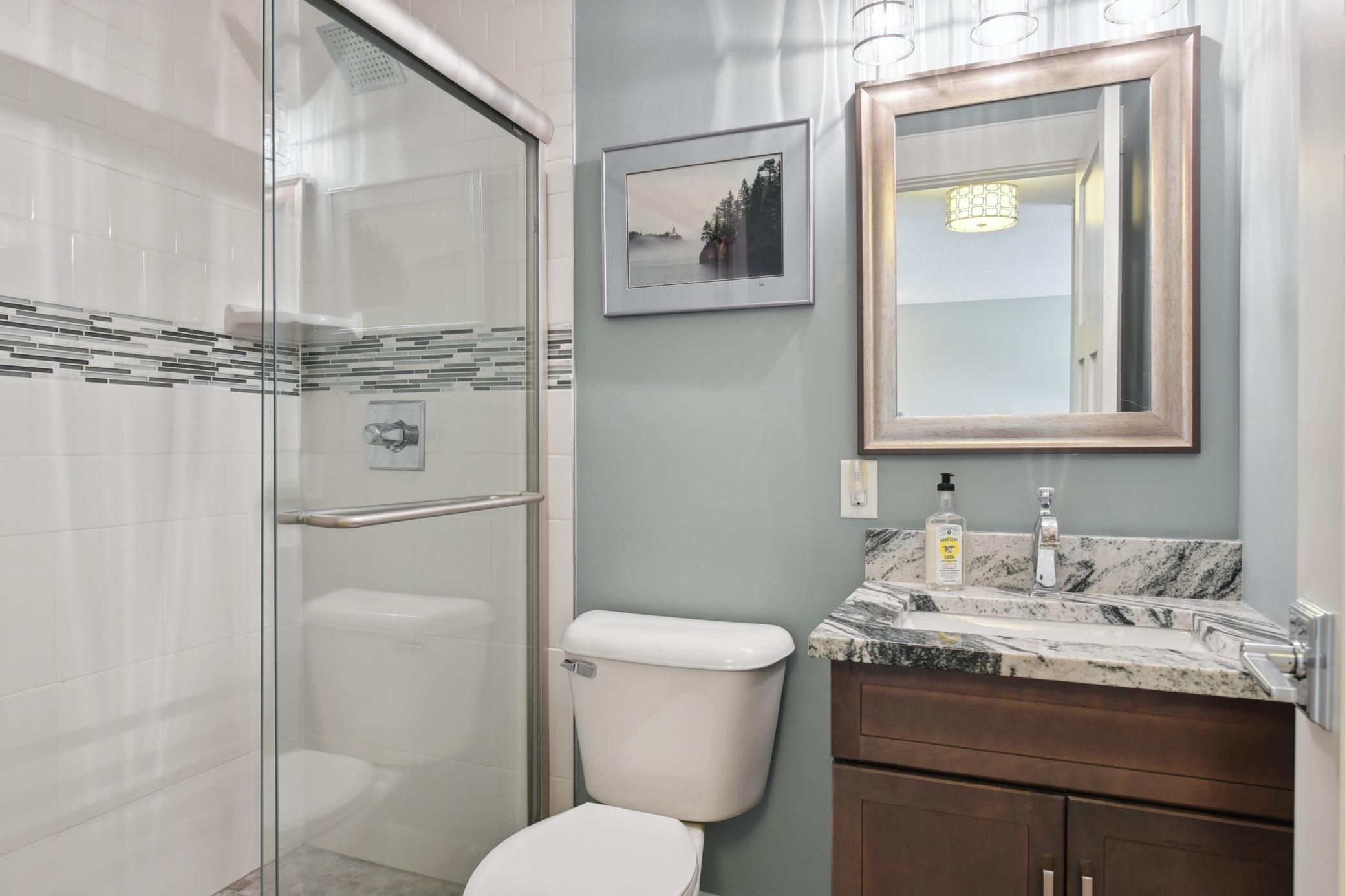 205 Barry Avenue S Unit: 210