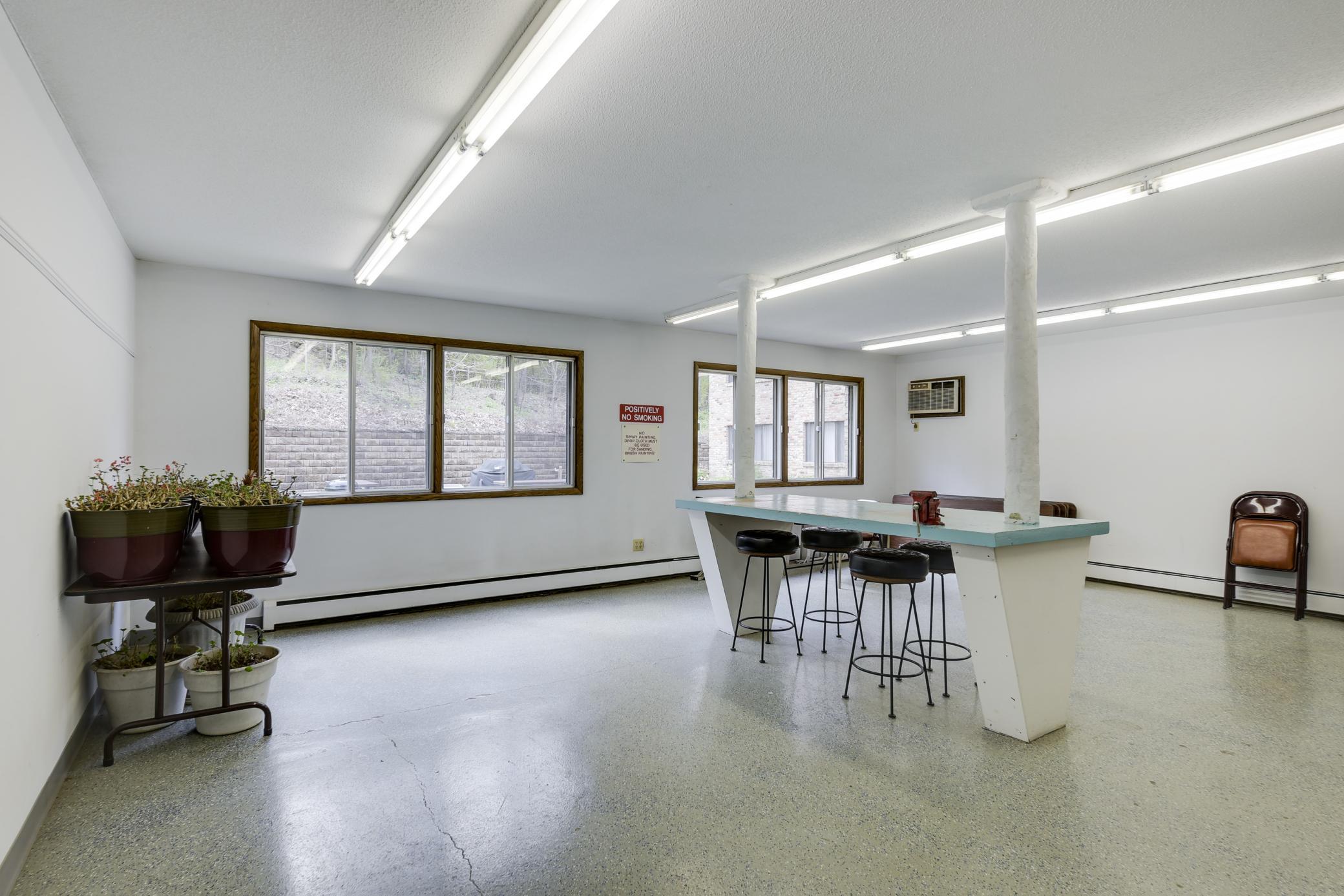 205 Barry Avenue S Unit: 210