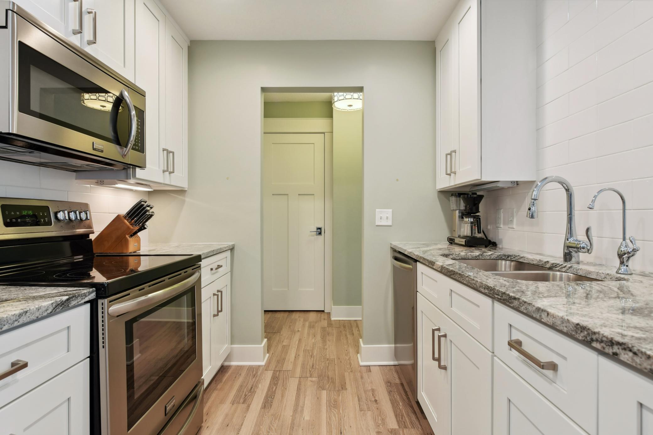 205 Barry Avenue S Unit: 210