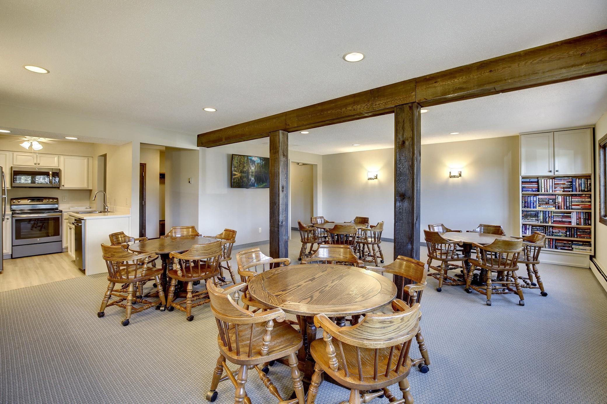 205 Barry Avenue S Unit: 210