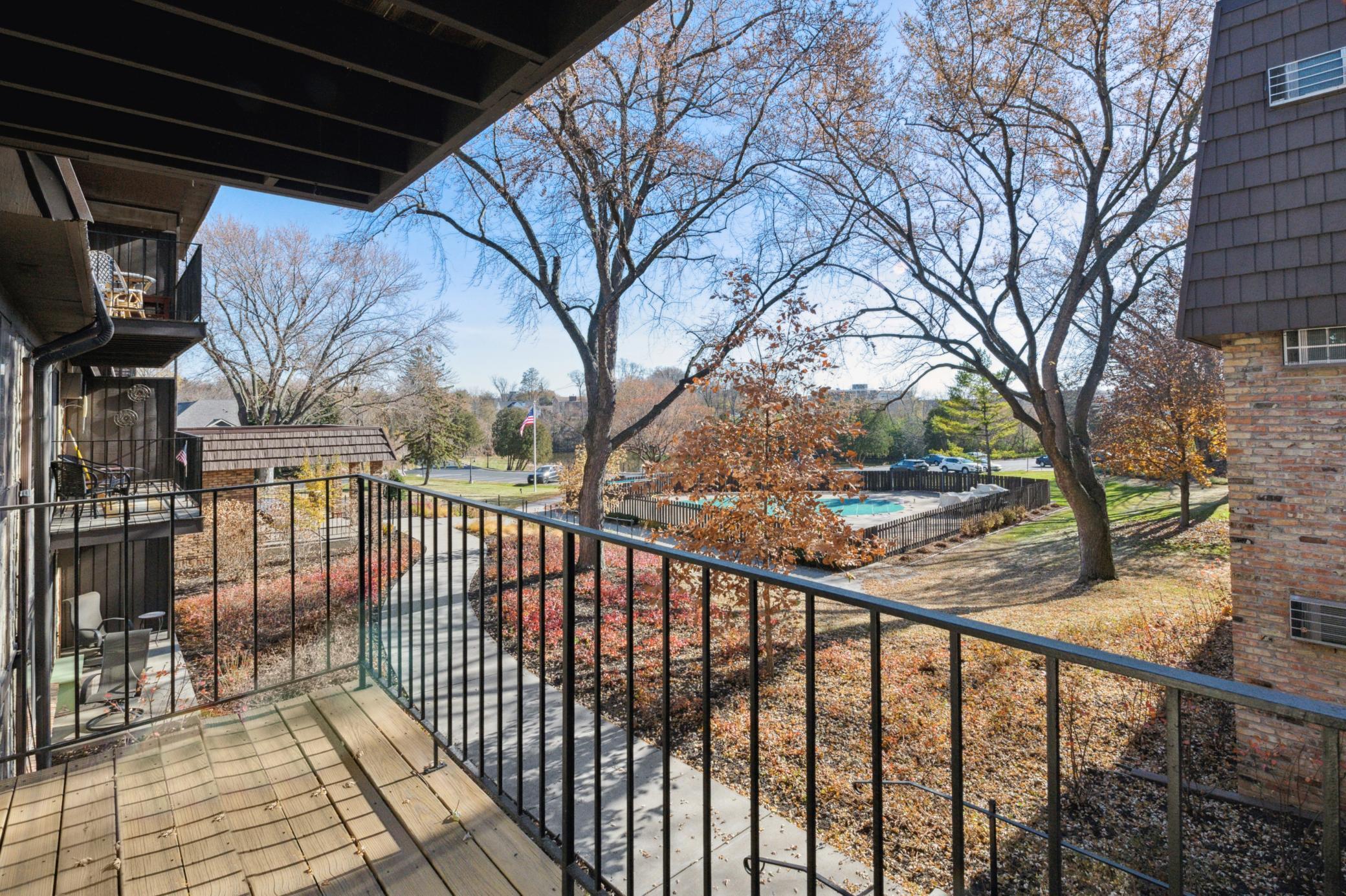 205 Barry Avenue S Unit: 210