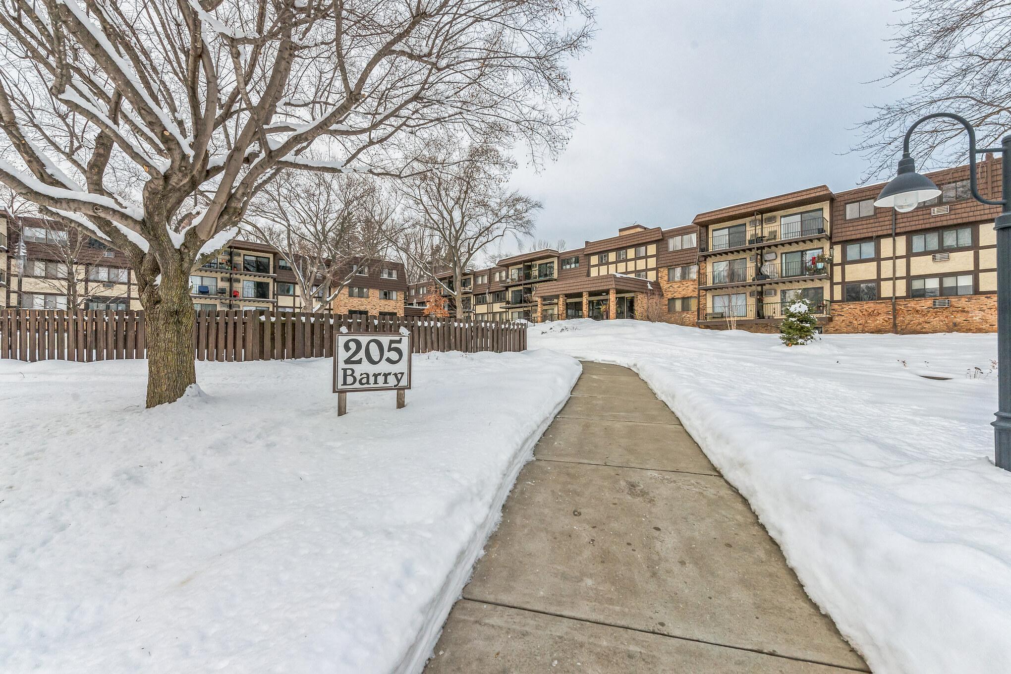 205 Barry Avenue S Unit: 113