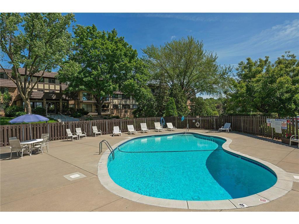 205 Barry Avenue S Unit: 113