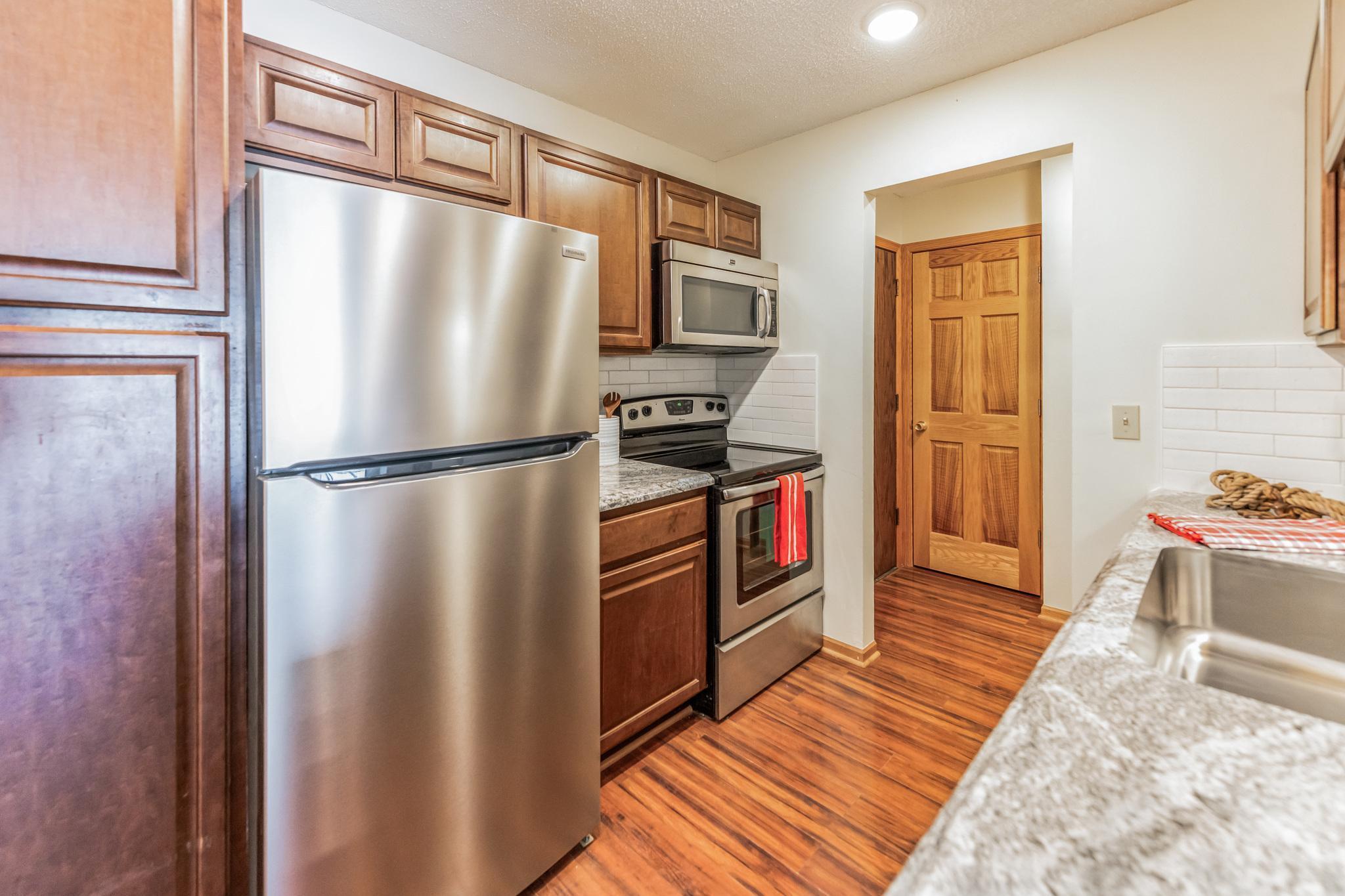 205 Barry Avenue S Unit: 113