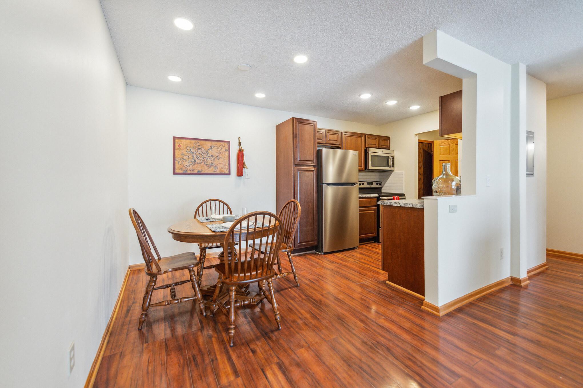 205 Barry Avenue S Unit: 113