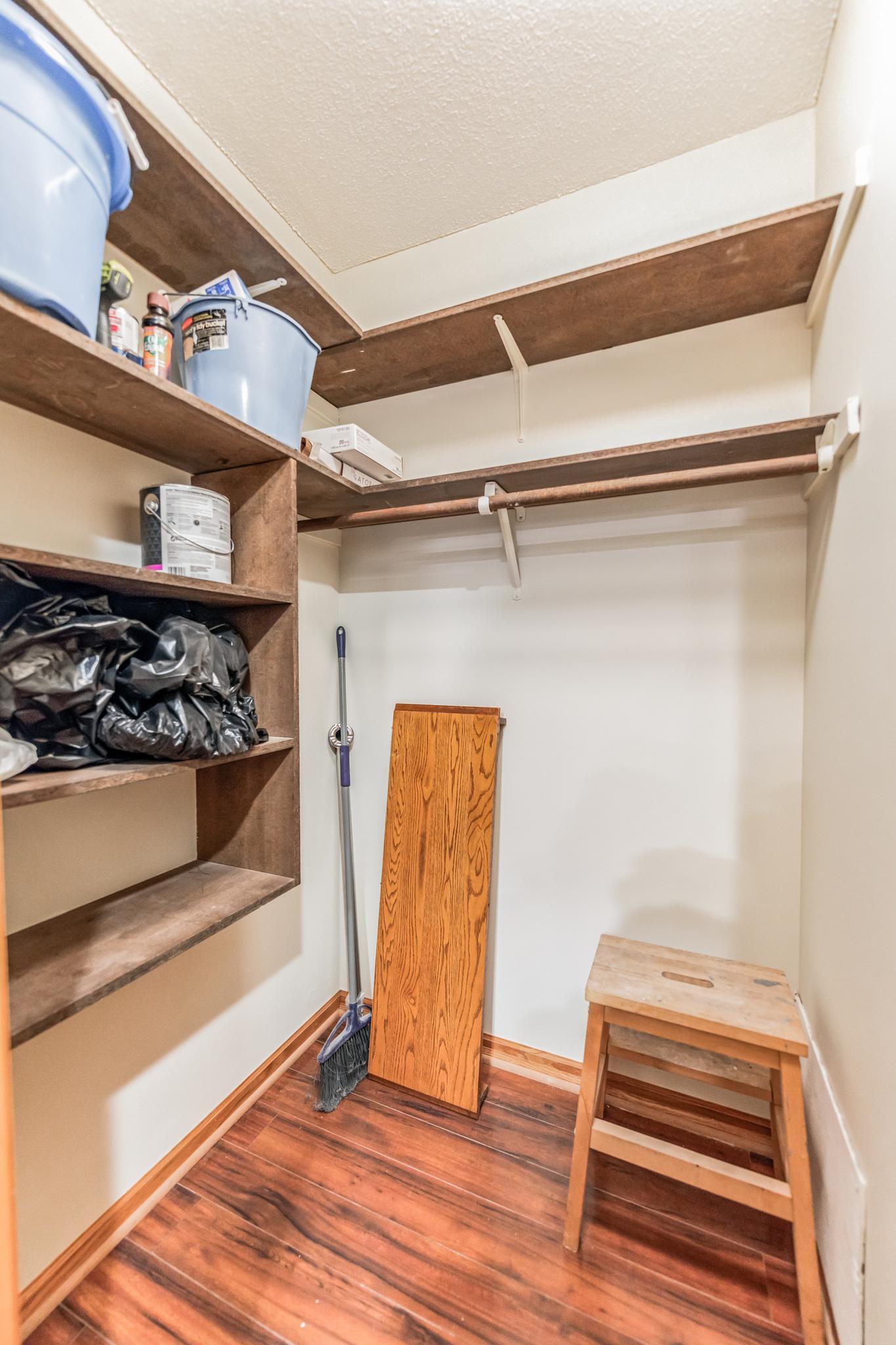 205 Barry Avenue S Unit: 113