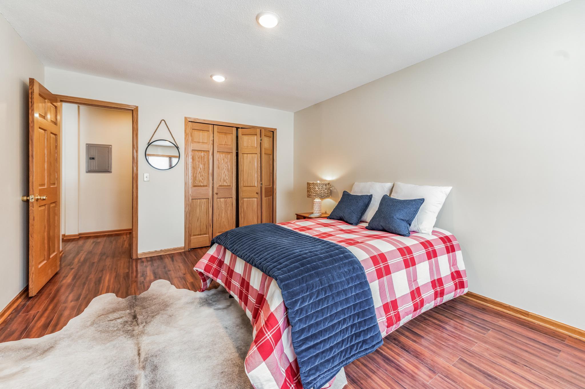 205 Barry Avenue S Unit: 113