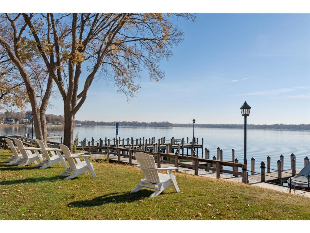 205 Barry Avenue S Unit: 113