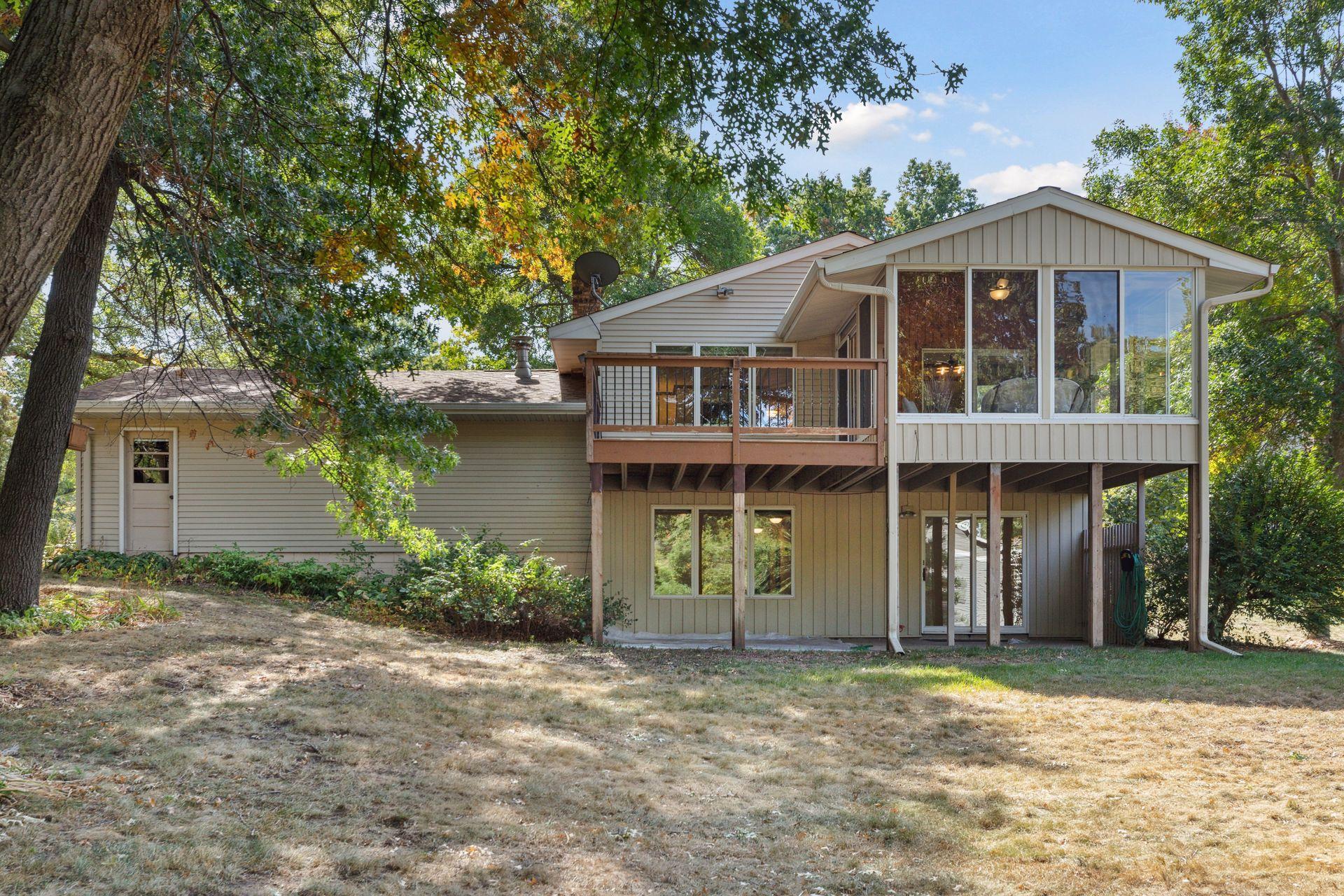2304 Fairmeadows Road
