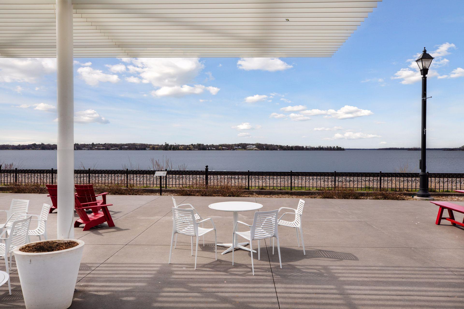 205 Barry Avenue S Unit: 217
