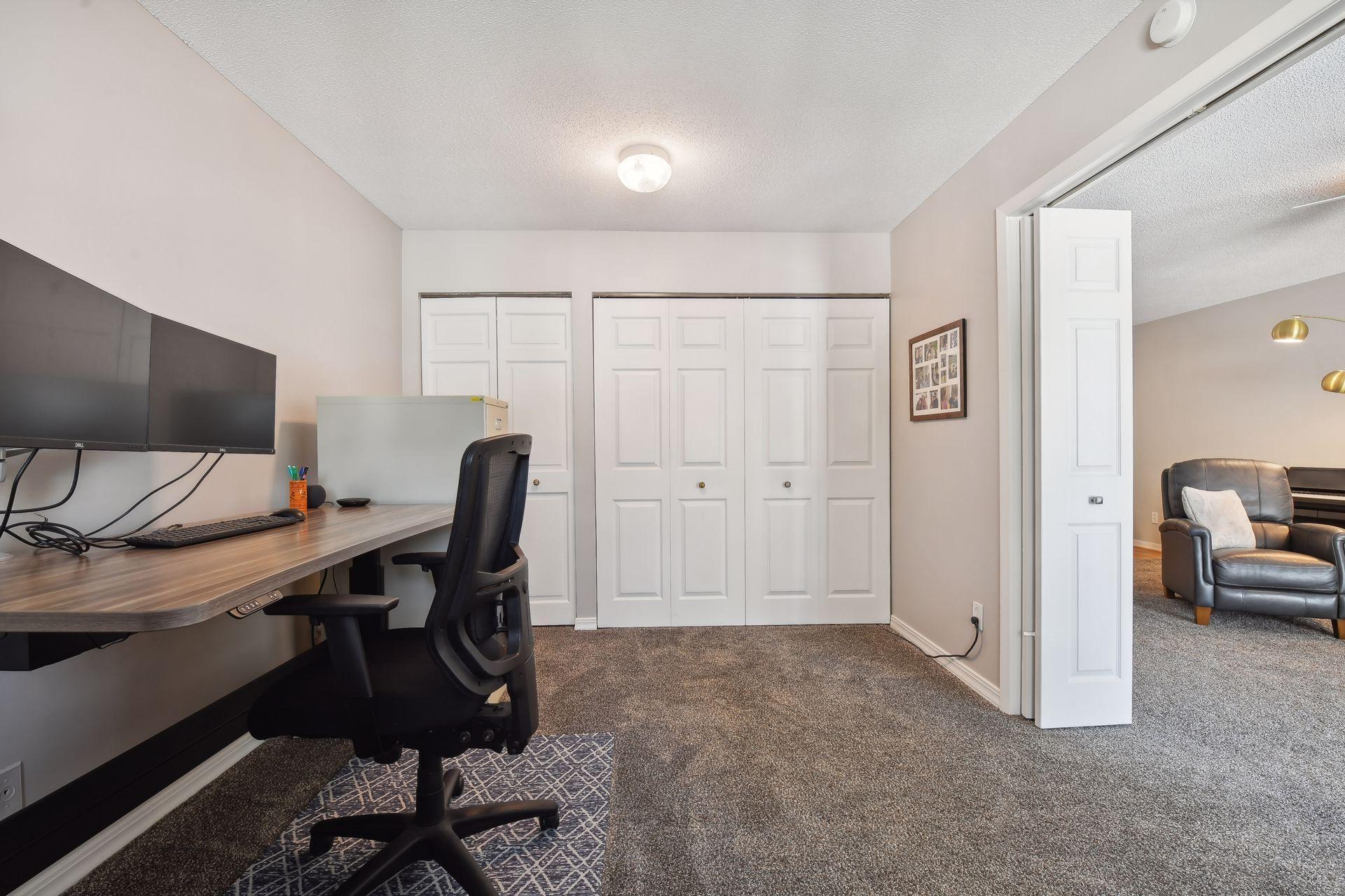 205 Barry Avenue S Unit: 217