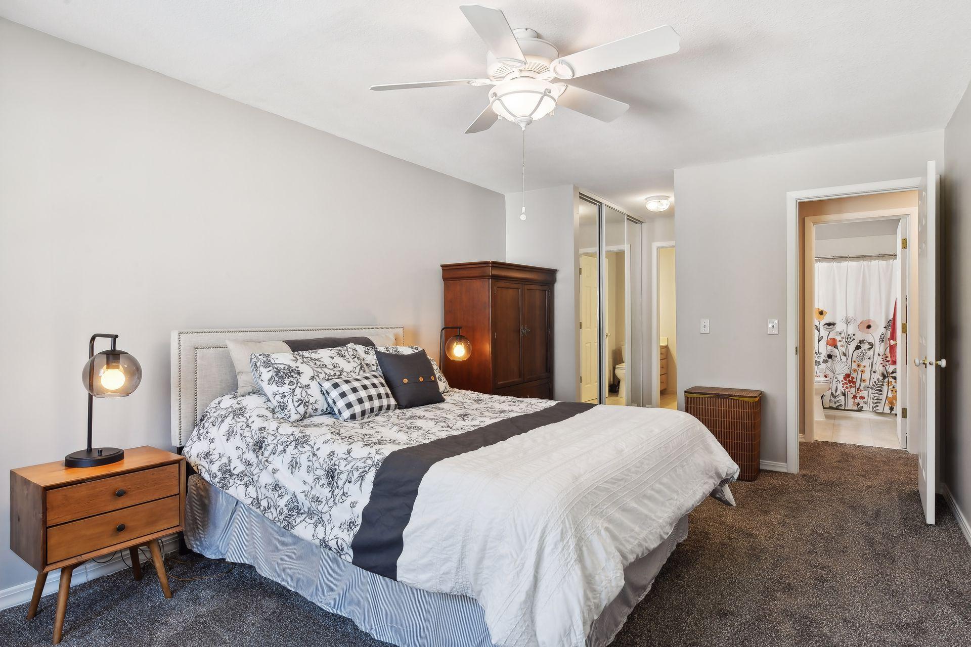 205 Barry Avenue S Unit: 217