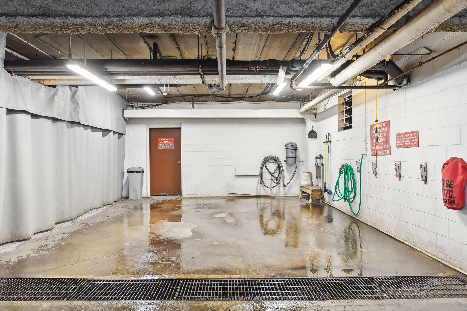 205 Barry Avenue S Unit: 217