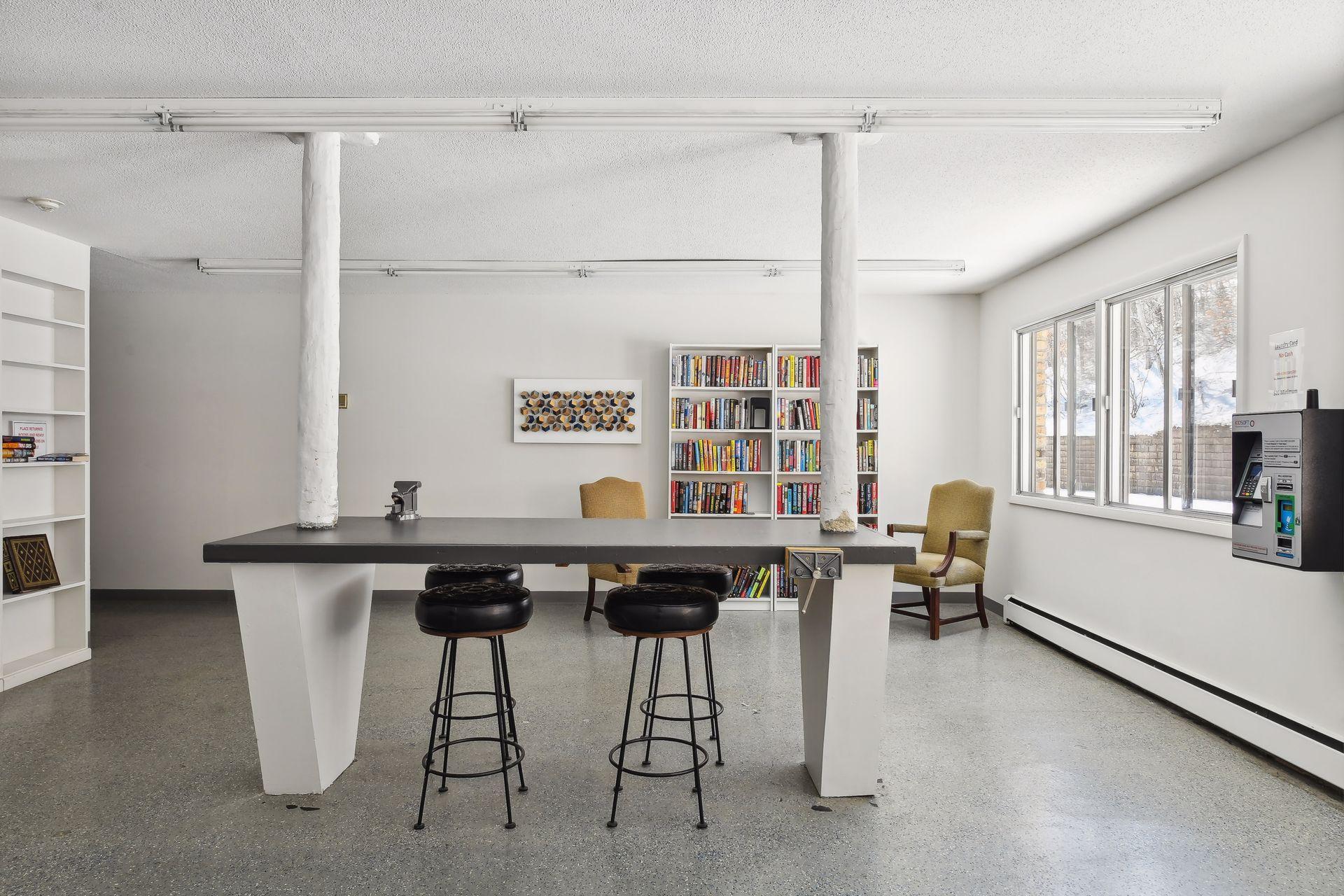205 Barry Avenue S Unit: 217