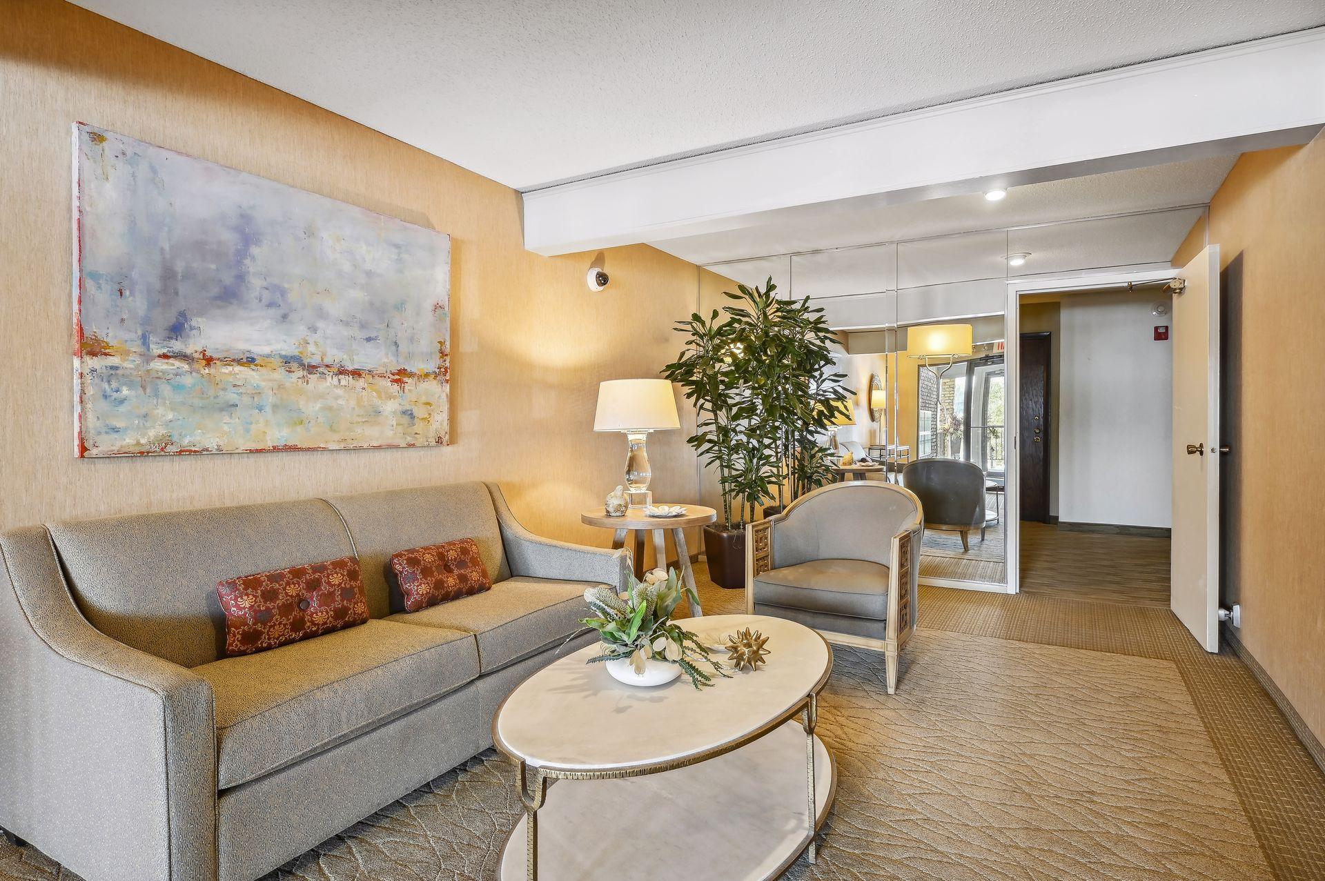 205 Barry Avenue S Unit: 217