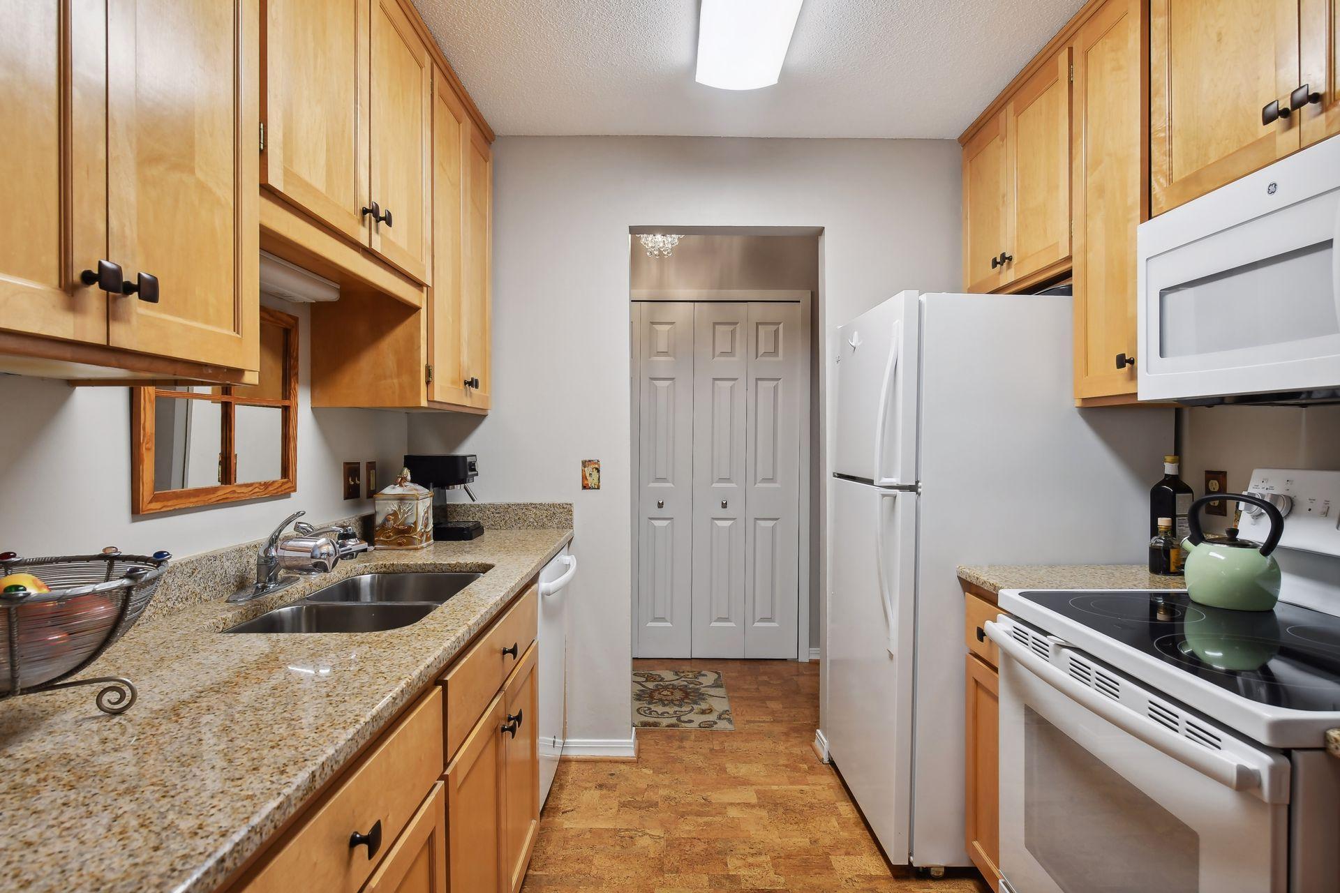 205 Barry Avenue S Unit: 217
