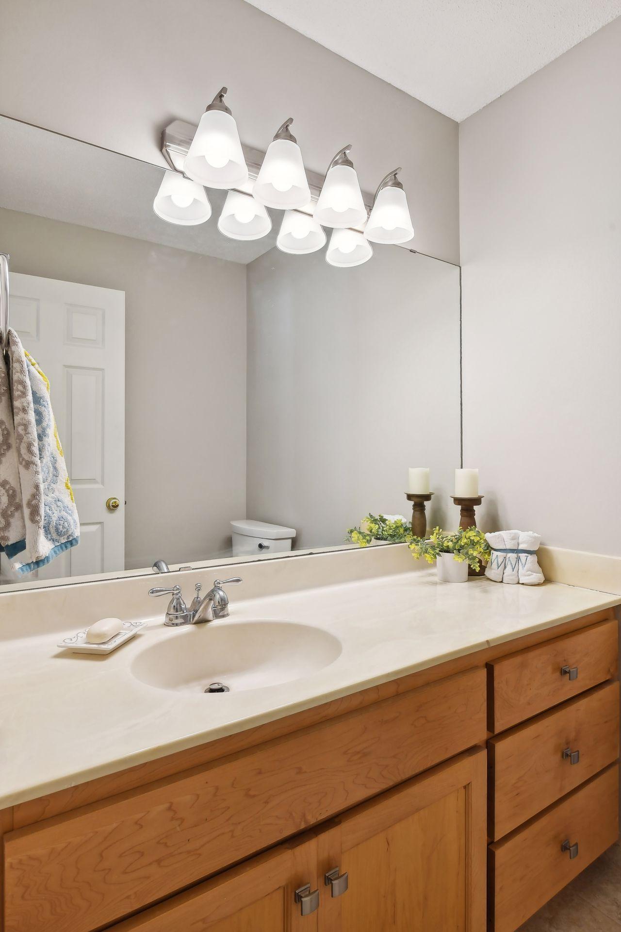 205 Barry Avenue S Unit: 217