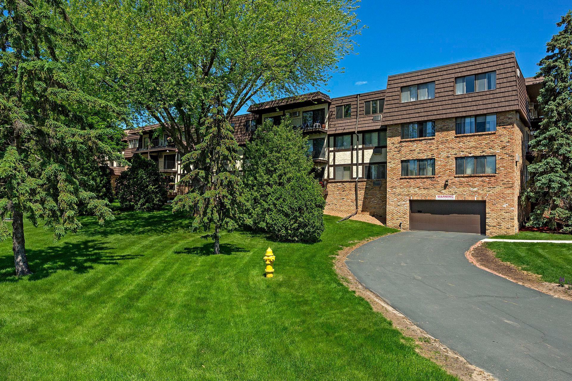 205 Barry Avenue S Unit: 217