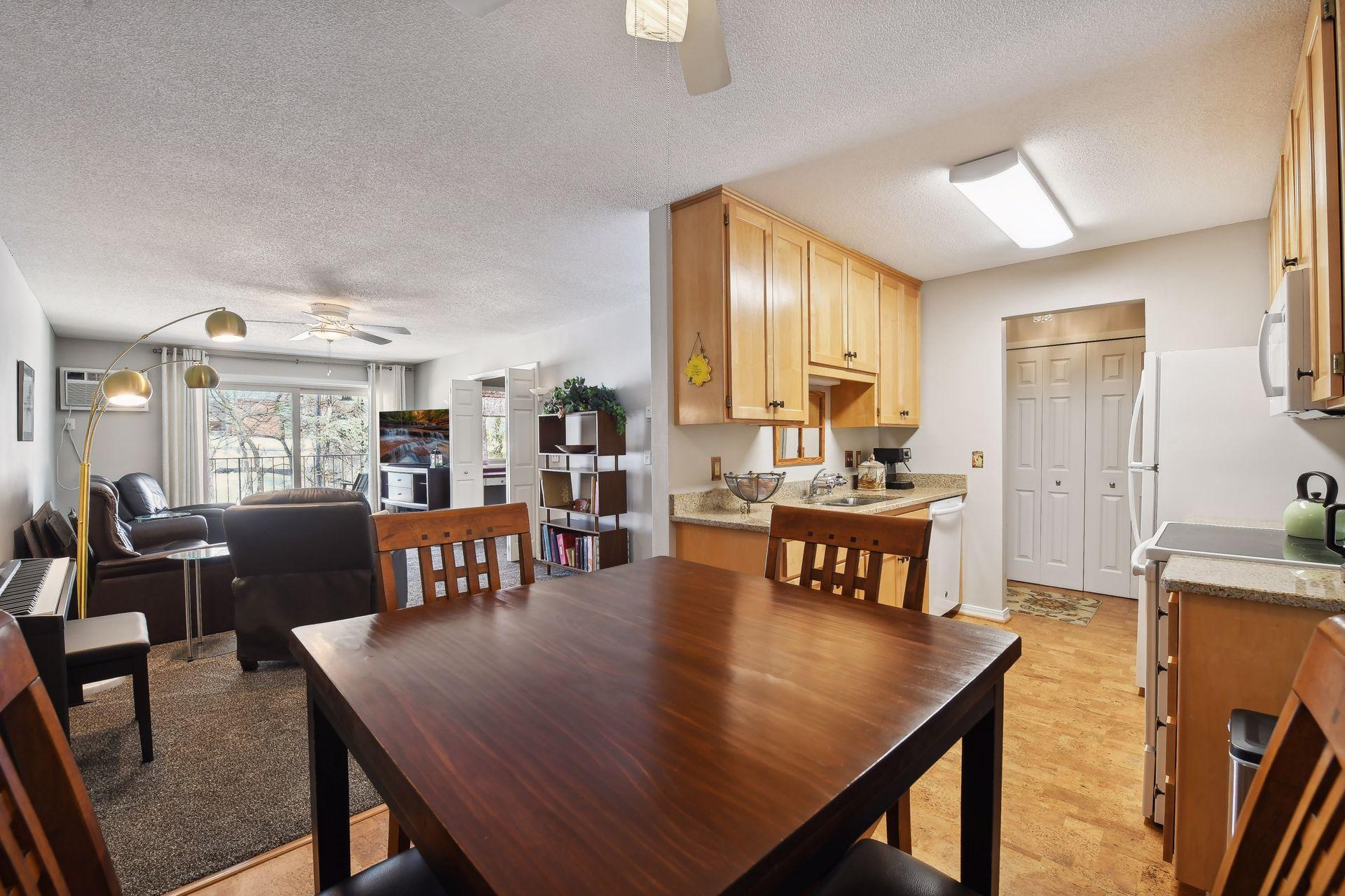 205 Barry Avenue S Unit: 217