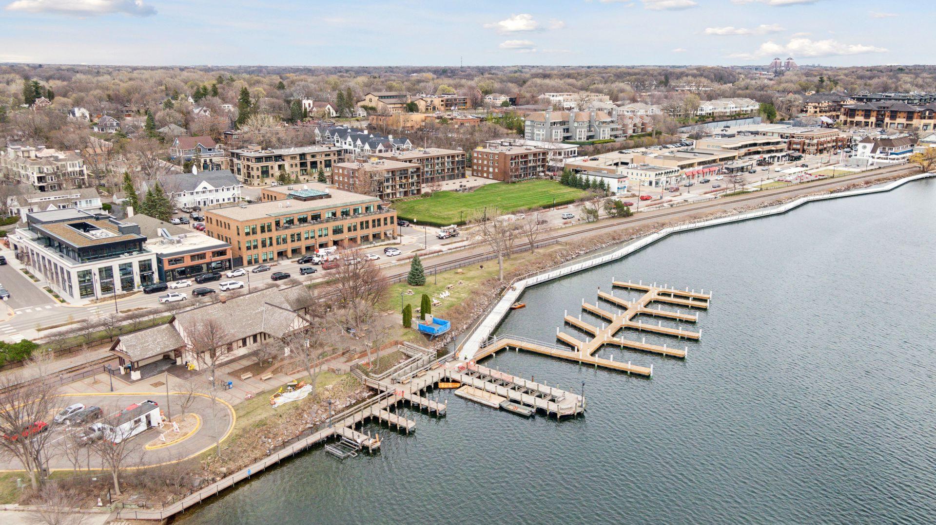 205 Barry Avenue S Unit: 217