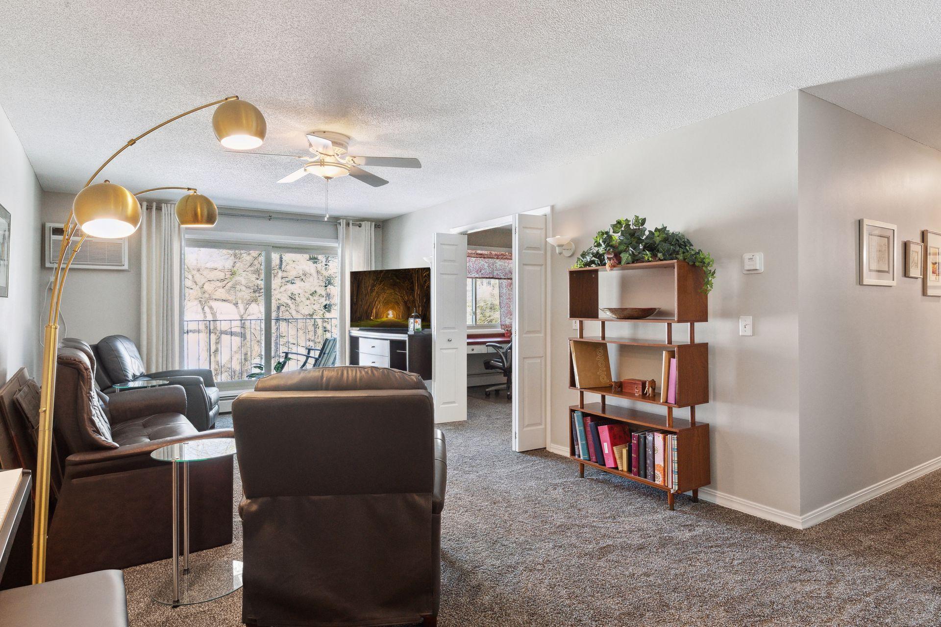 205 Barry Avenue S Unit: 217