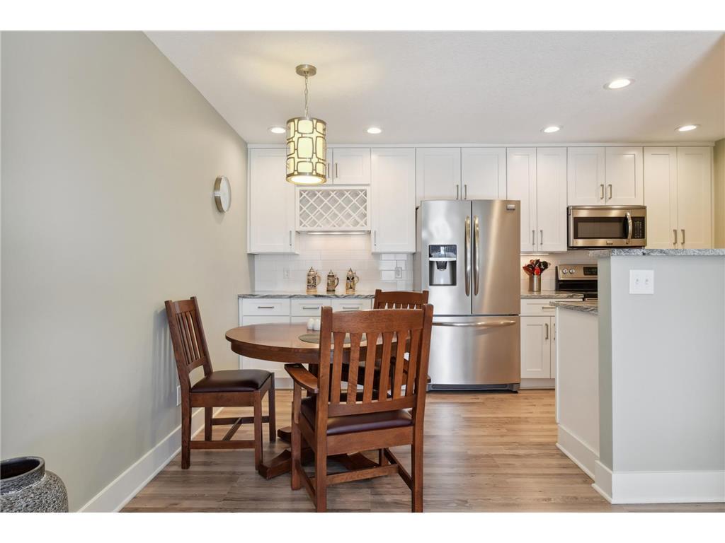 205 Barry Avenue S Unit: 210