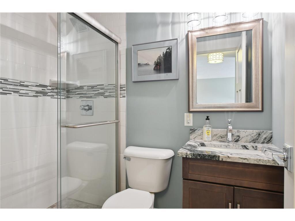 205 Barry Avenue S Unit: 210