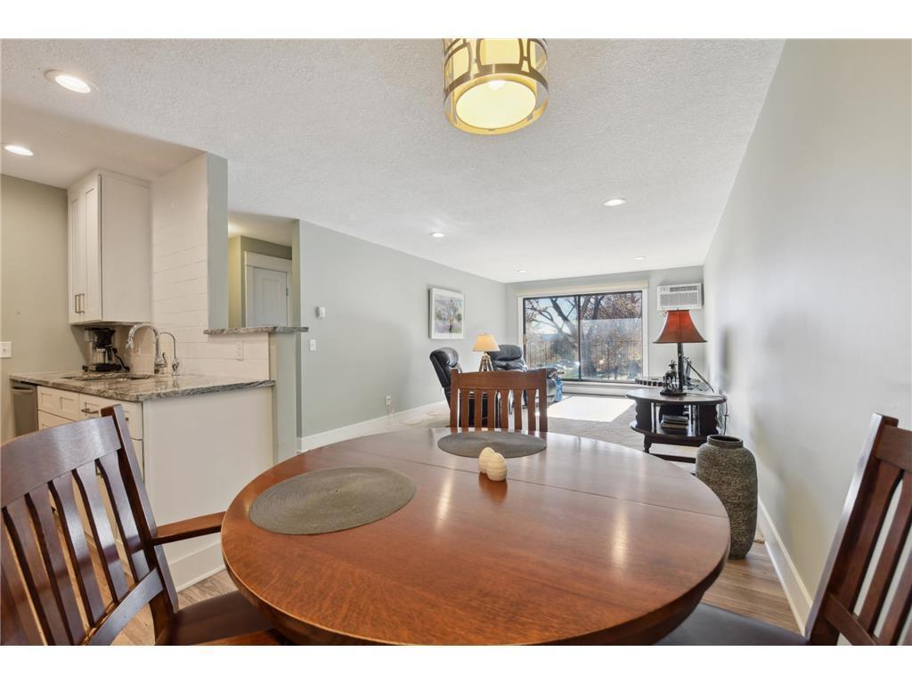 205 Barry Avenue S Unit: 210