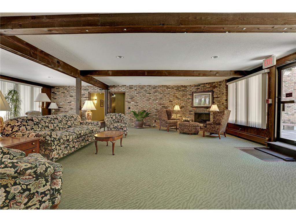 205 Barry Avenue S Unit: 210