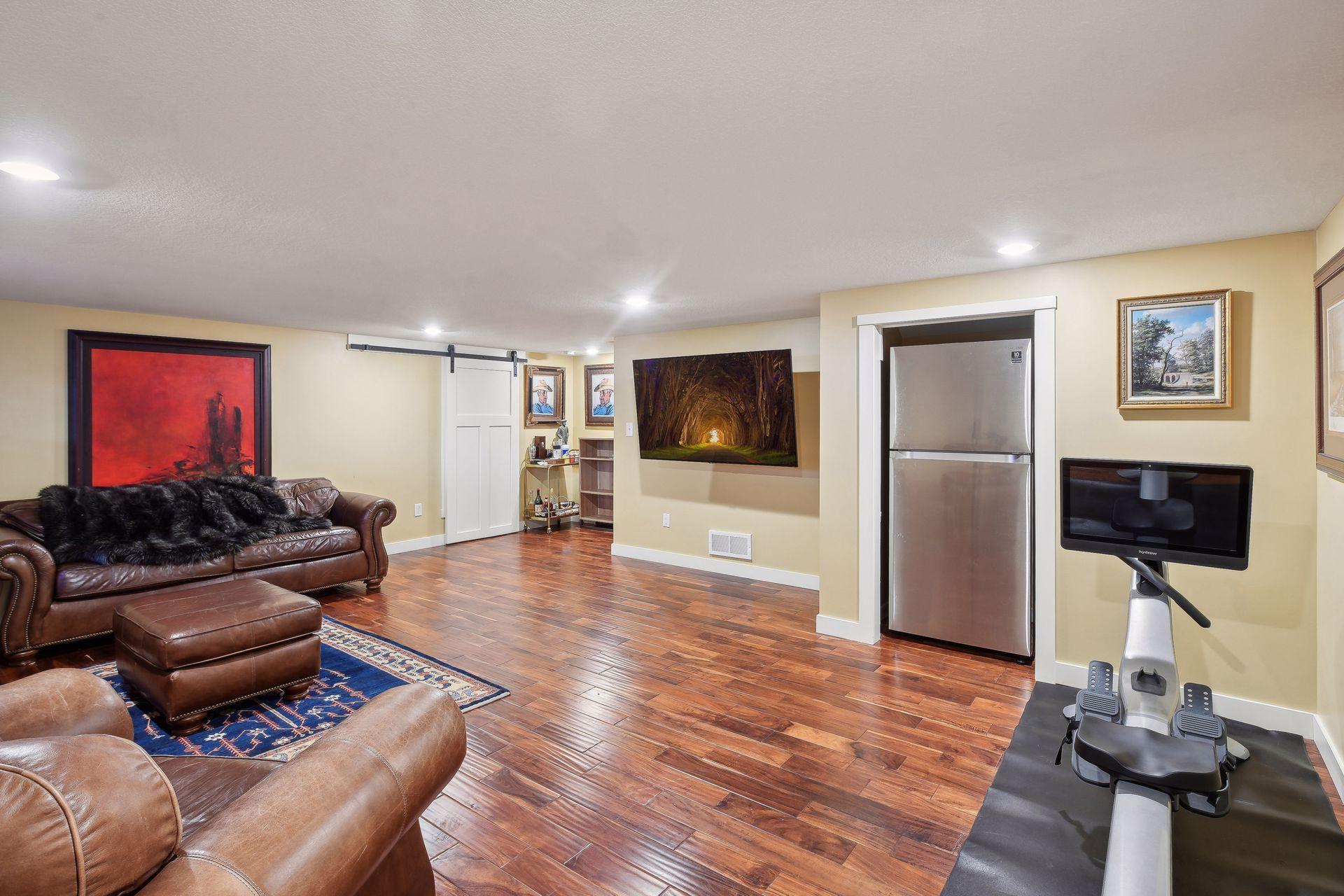 1990 Shadywood Road