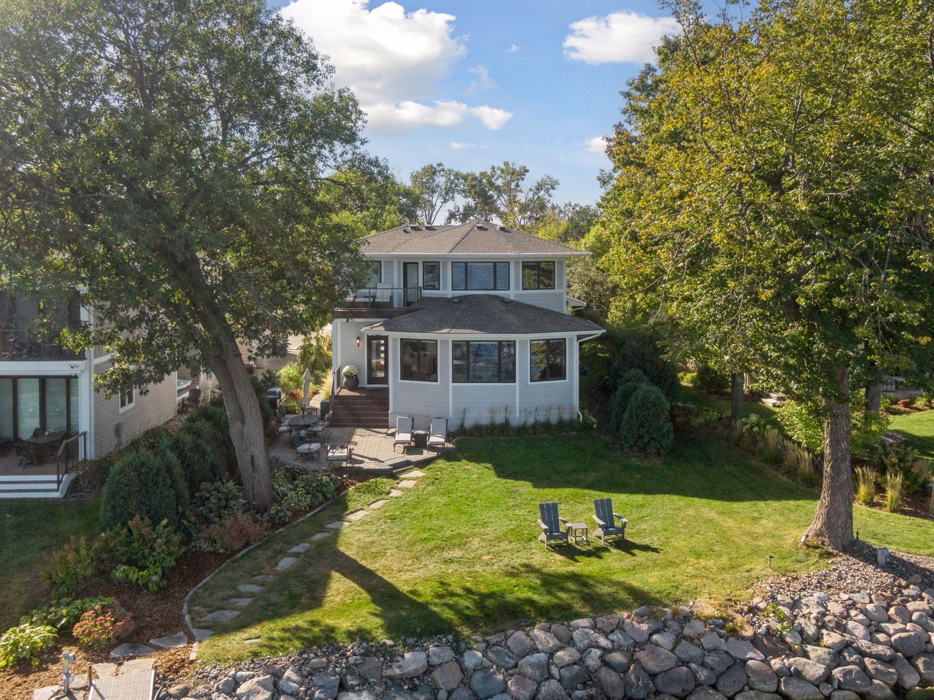 1990 Shadywood Road