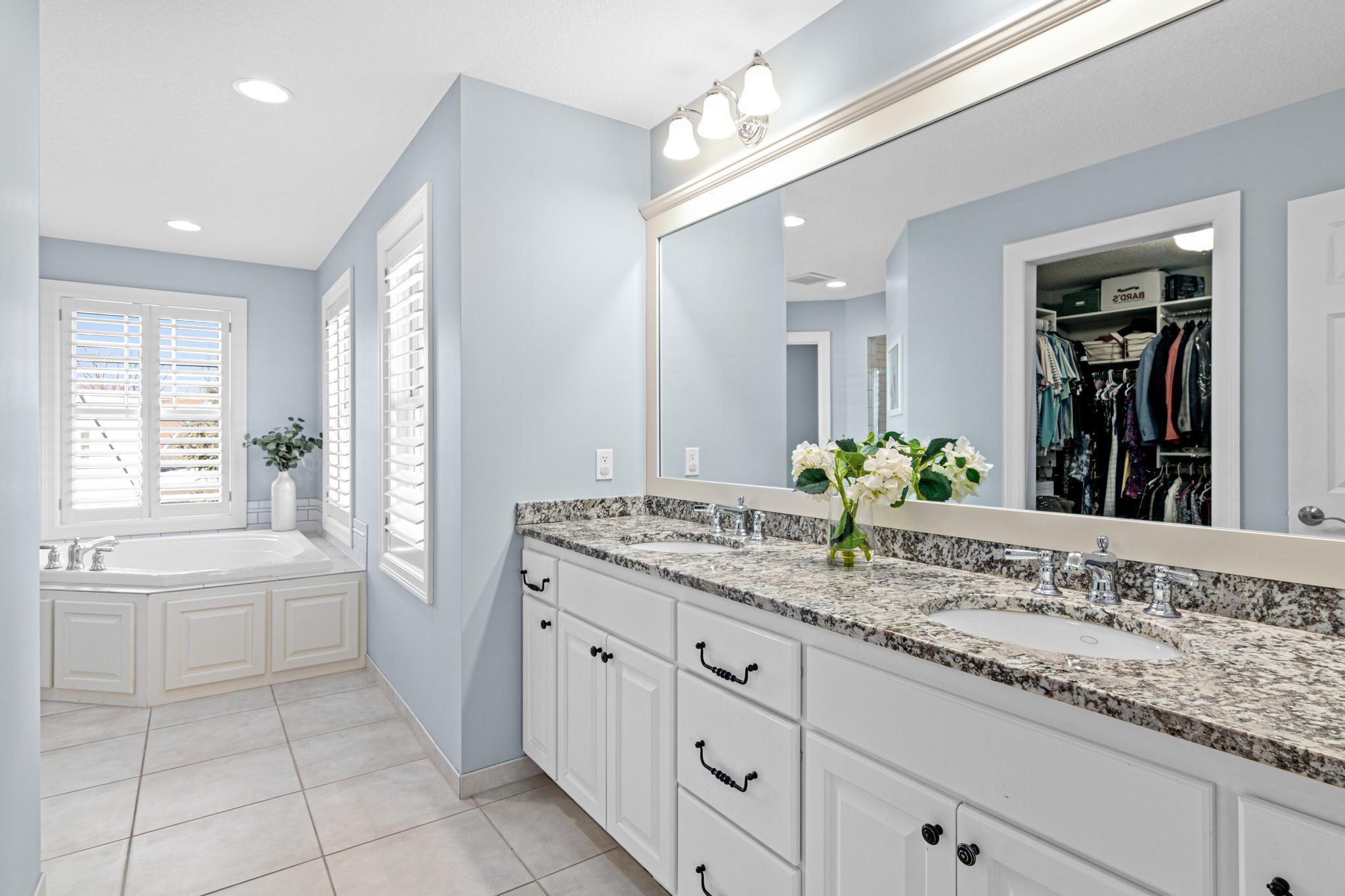 2340 Glendale Cove Lane