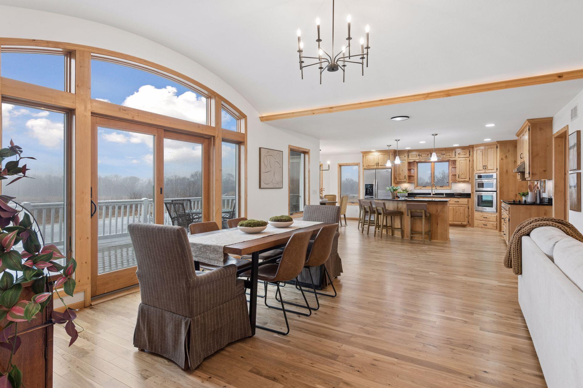 869 Yellowstone Trail