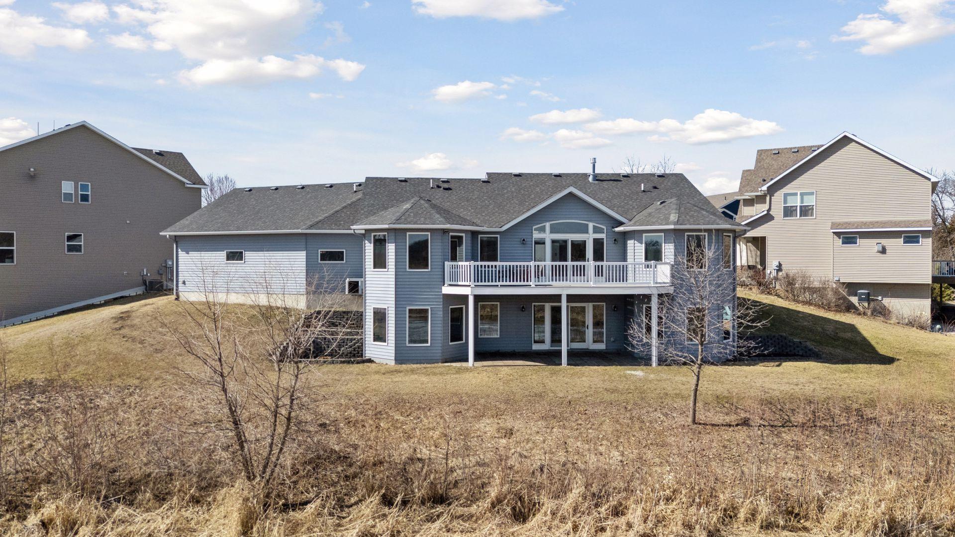869 Yellowstone Trail