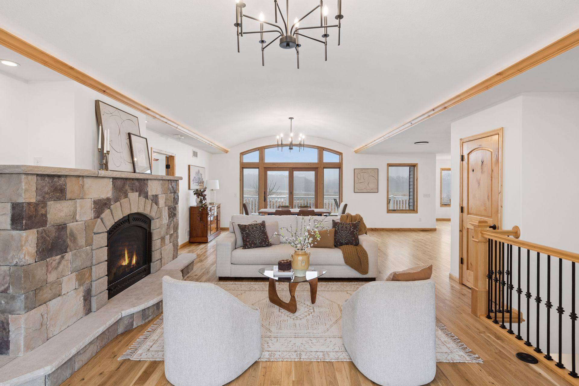 869 Yellowstone Trail