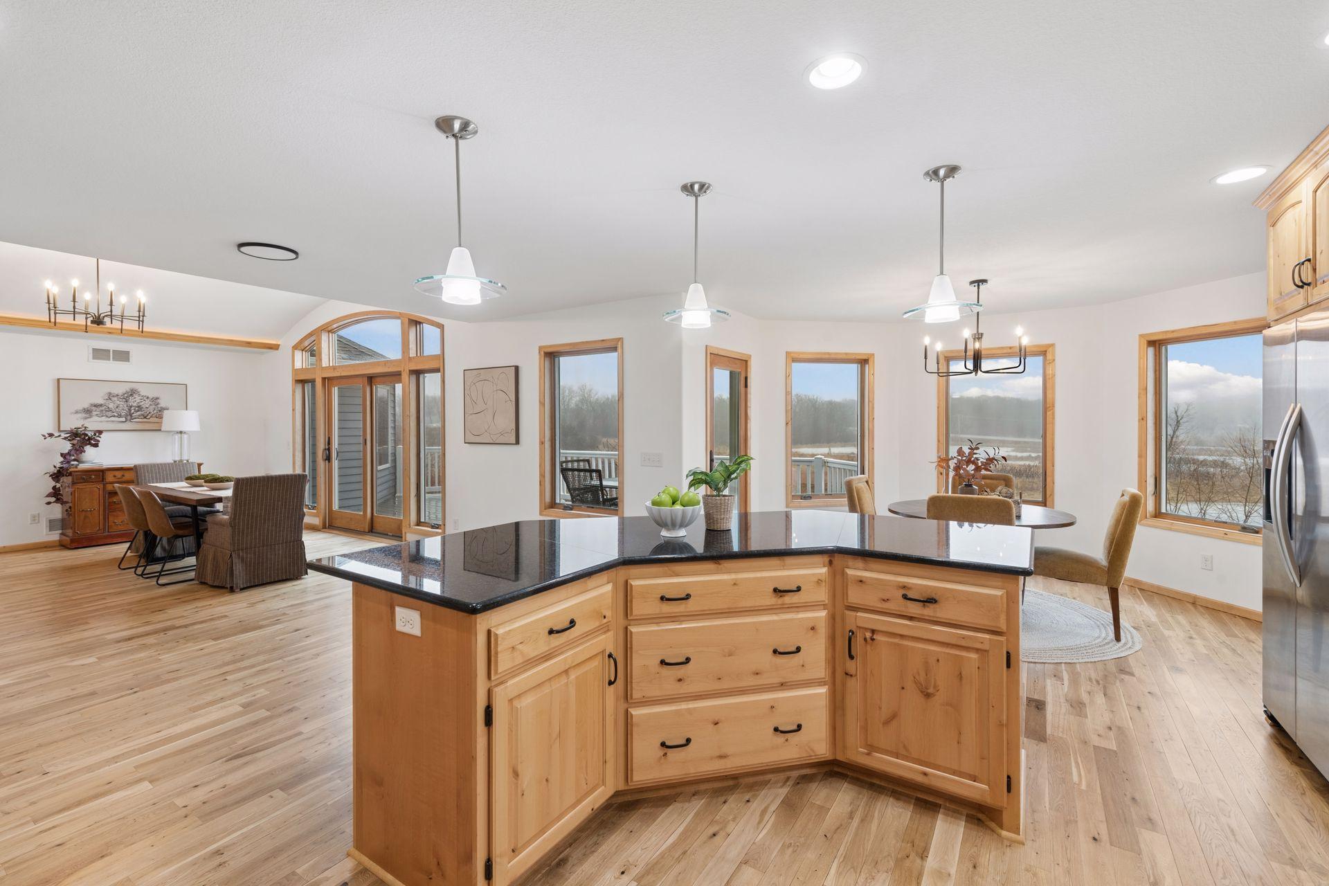 869 Yellowstone Trail