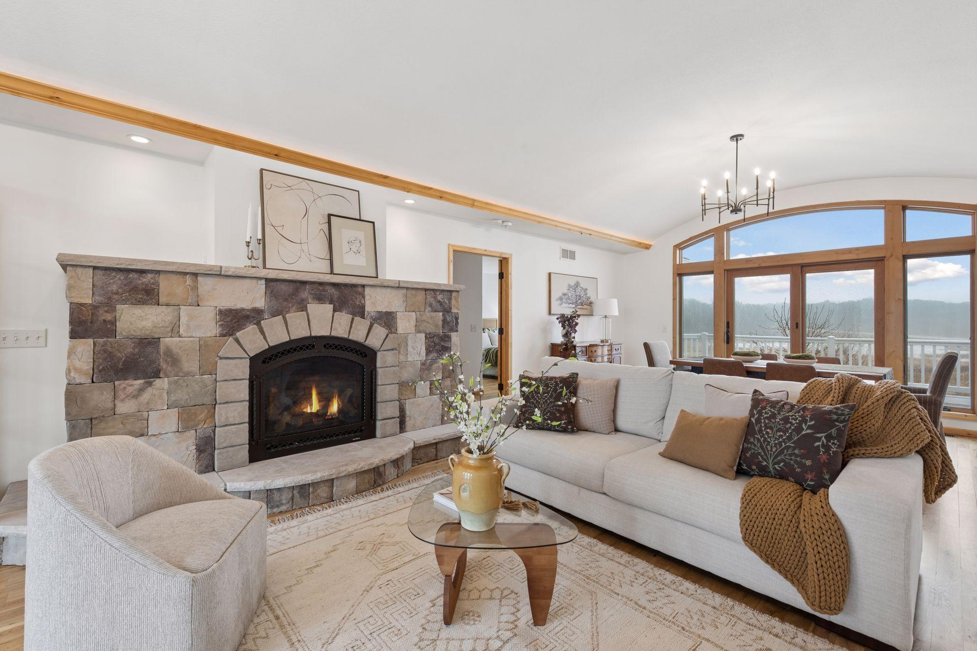 869 Yellowstone Trail