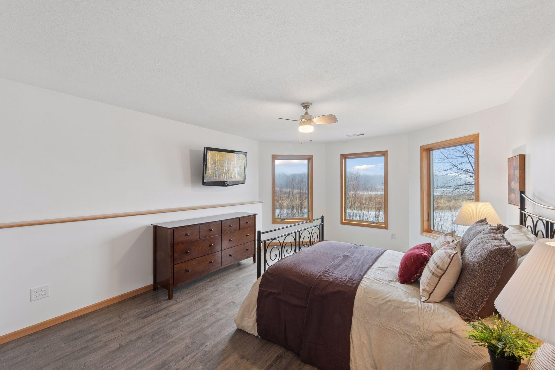 869 Yellowstone Trail