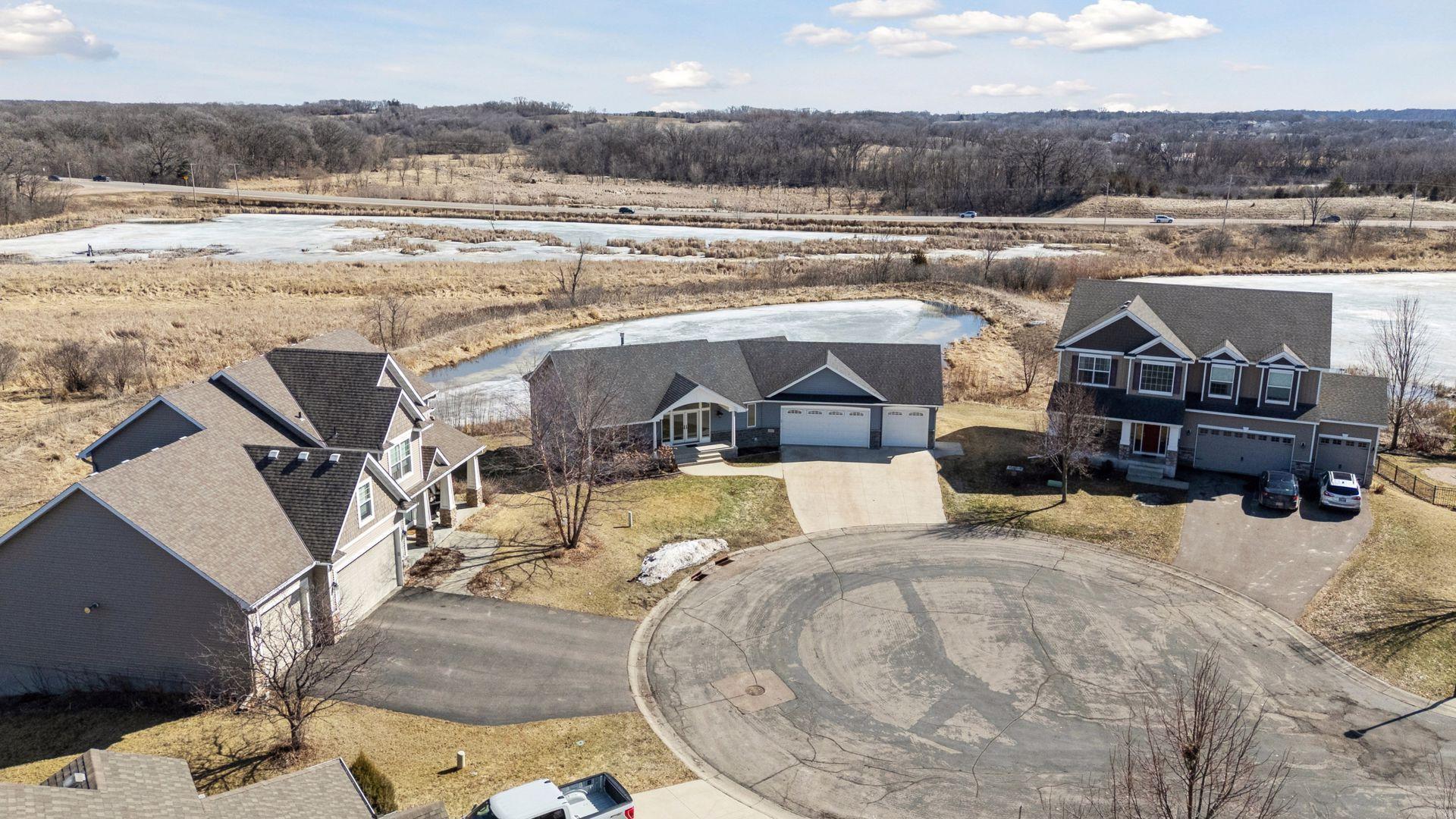 869 Yellowstone Trail