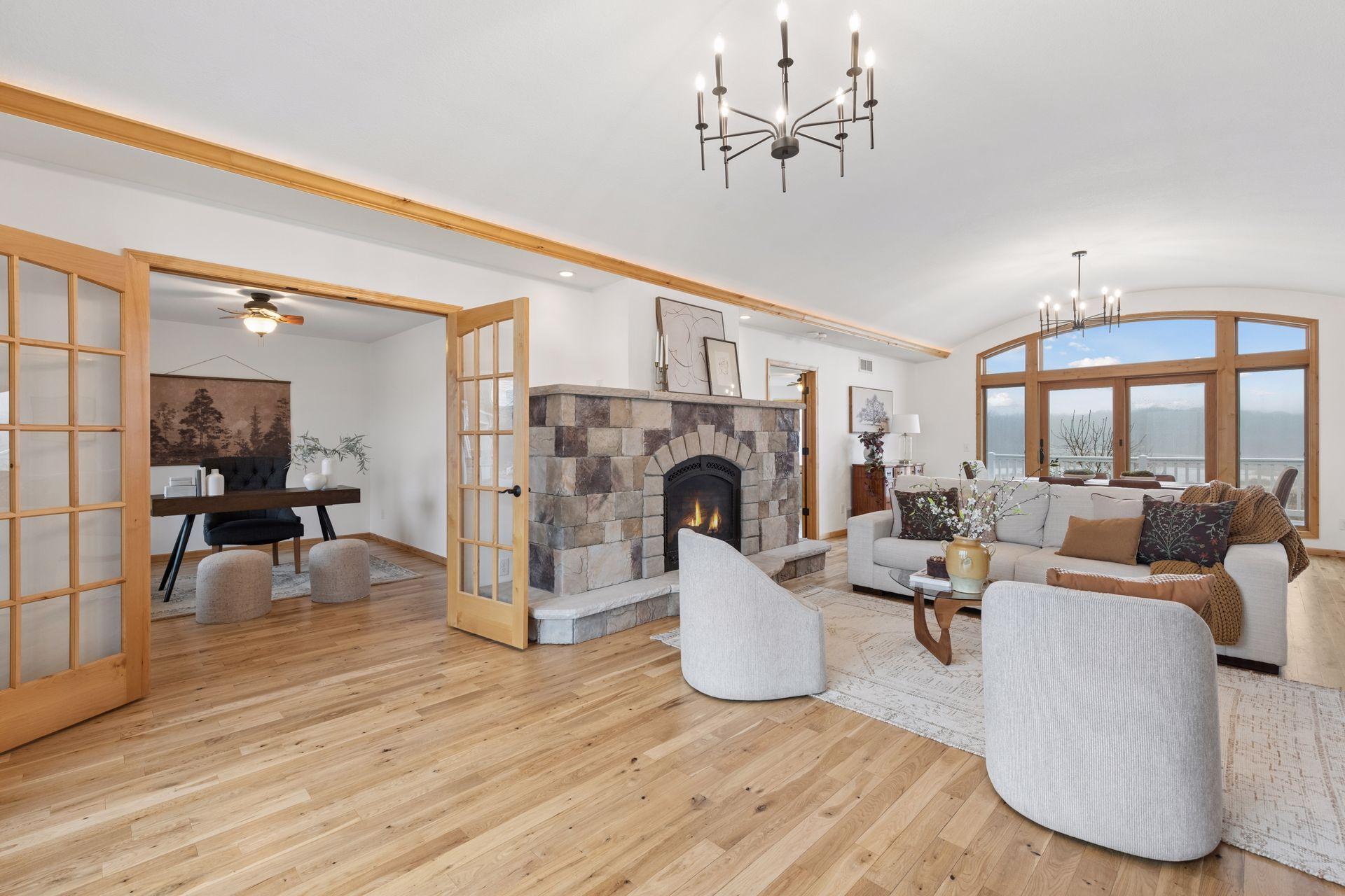 869 Yellowstone Trail
