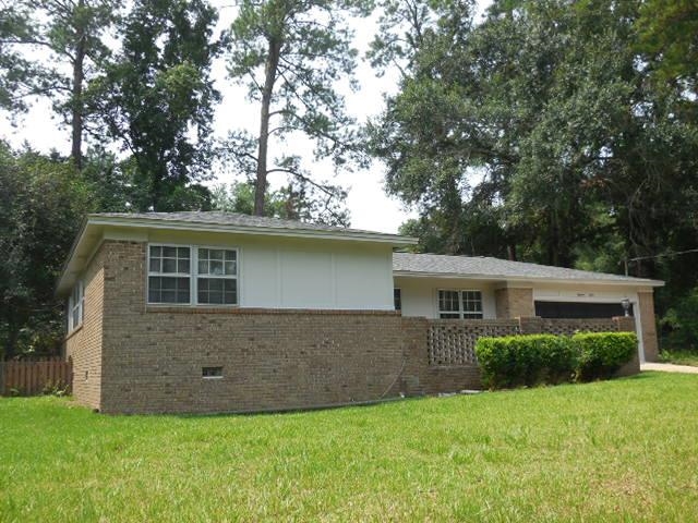 1815 Salmon Drive