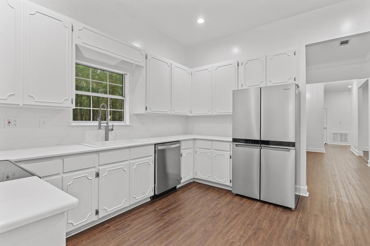 188 W Rosehill Drive