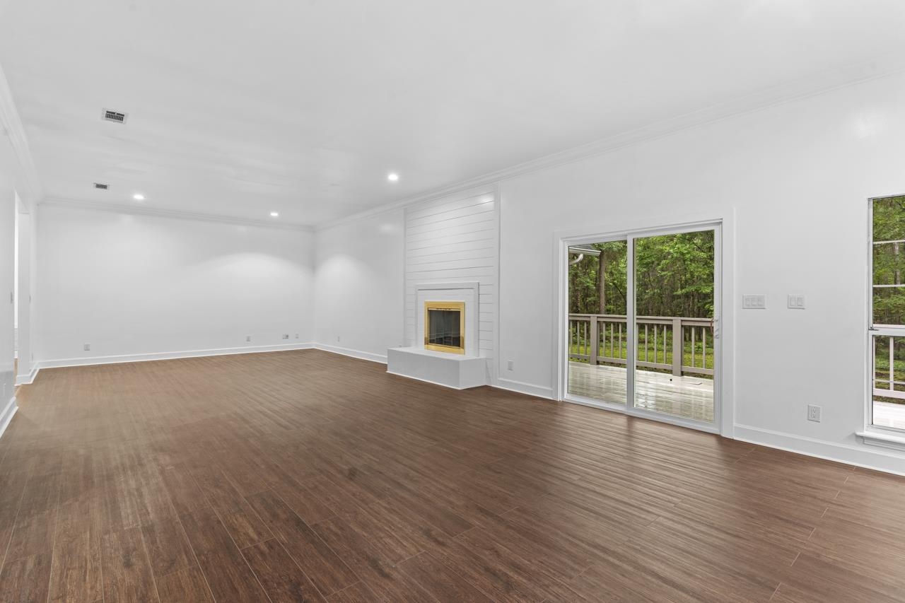 188 W Rosehill Drive