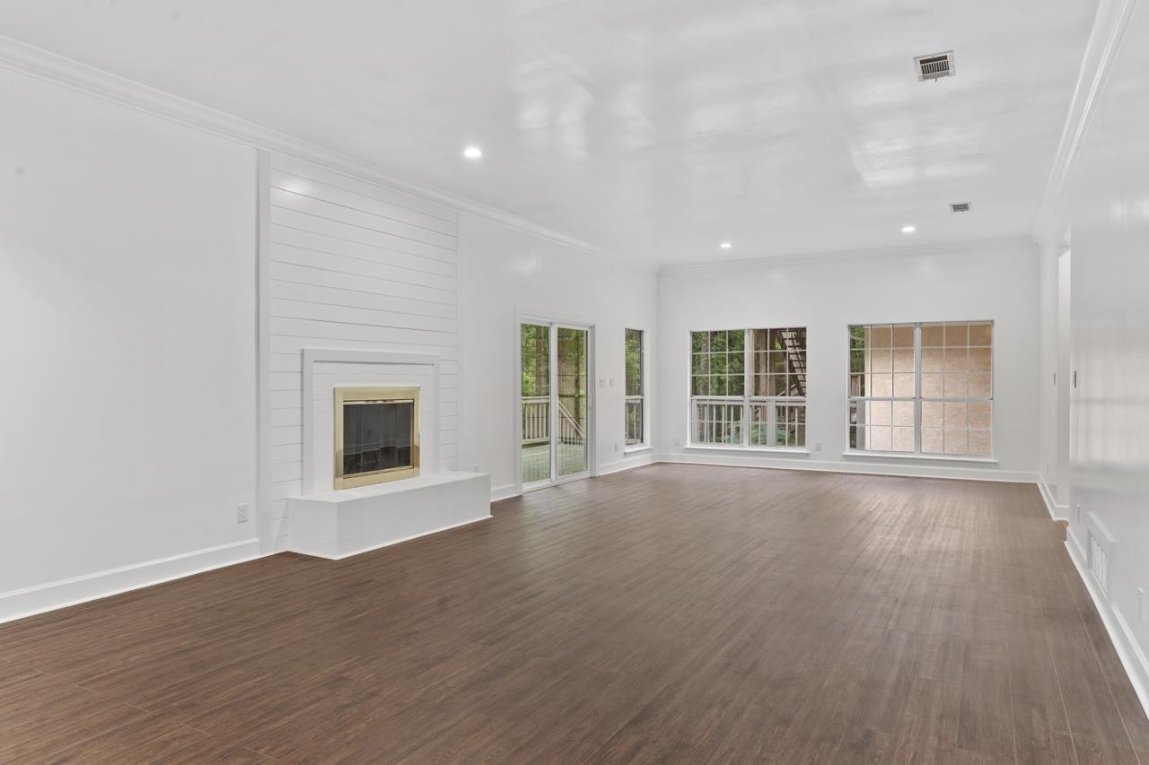188 W Rosehill Drive